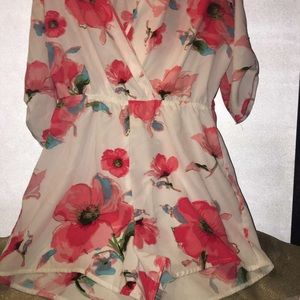 New UK2LA floral romper (Size large)